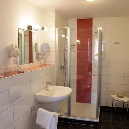 Zum Alten Hafen Hotel *
